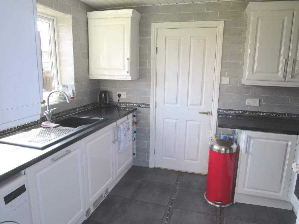 Essex Gardens South Shields NE34 7JQ 2 bed detached house £132,500