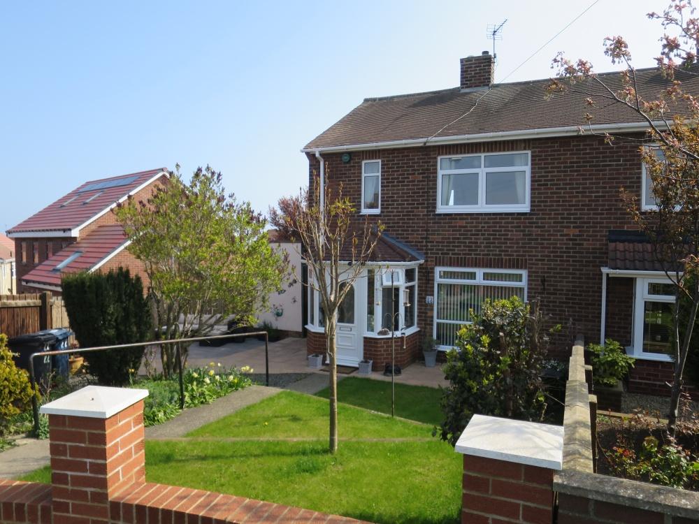 Essex Gardens South Shields NE34 7JQ 2 bed detached house £132,500