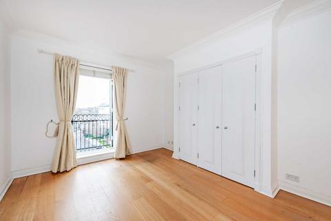 3 bedroom apartment to rent, Walnut Court, Kensington Green, W8
