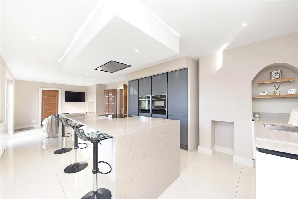 Esher Avenue, WaltononThames, Surrey, KT12 5 bed detached house for sale £1,450,000