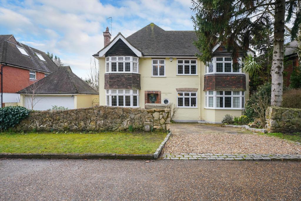 Crossfield Place, Weybridge, Surrey 5 Bed Detached House - £1,750,000