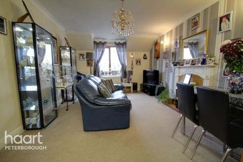 2 bedroom apartment for sale - Crawthorne Road, Peterborough