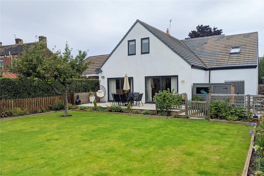 Nab Lane, Mirfield, West Yorkshire, WF14 4 bed detached house £445,000