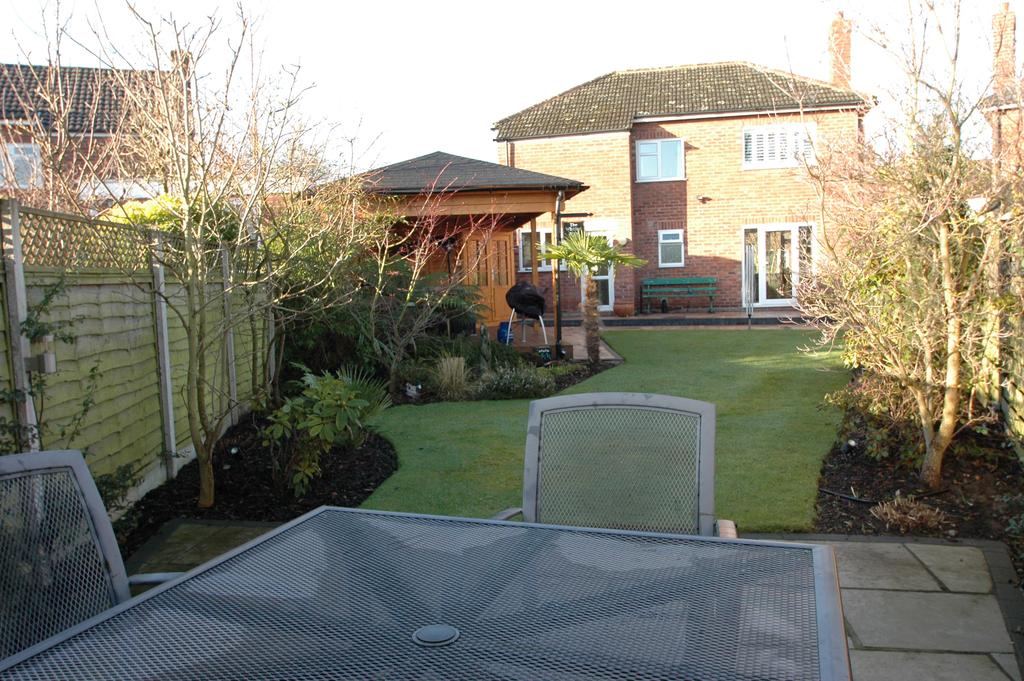 Boughton Hall Drive, Boughton... 3 bed detached house £450,000