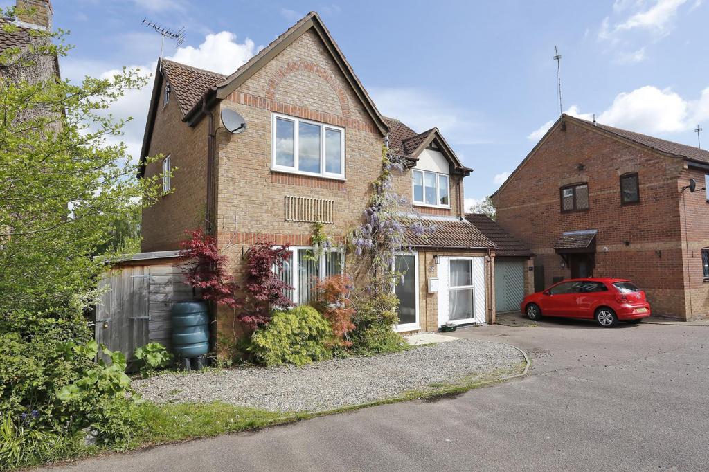 Fletcher Way, Acle, NR13 4 bed house £380,000