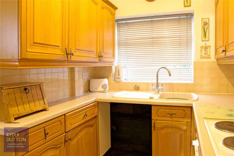 492 Broadway, Chadderton, Oldham, OL9 9NS