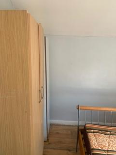 1 bedroom in a house share to rent - Genesta Road, SE18