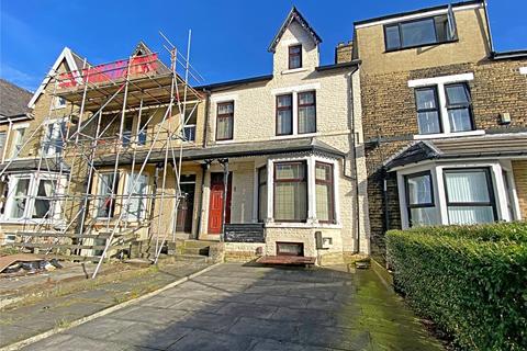 31 Pemberton Drive, Bradford, BD7 1RA