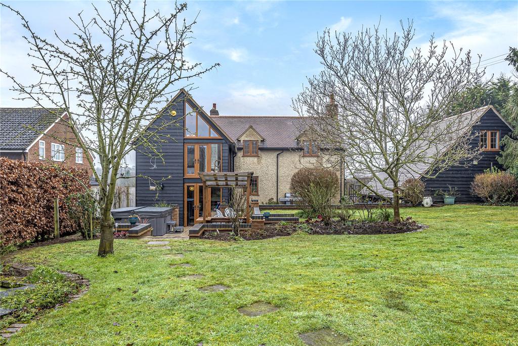 Clophill Road, Maulden, Bedfordshire, MK45 6 bed detached house for sale £850,000