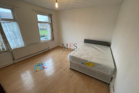 undefined, Tachbrook Road, Southall, UB2