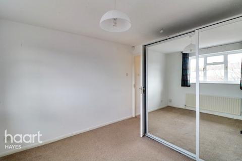 13 Westlands Close, Hayes, UB3 4PX