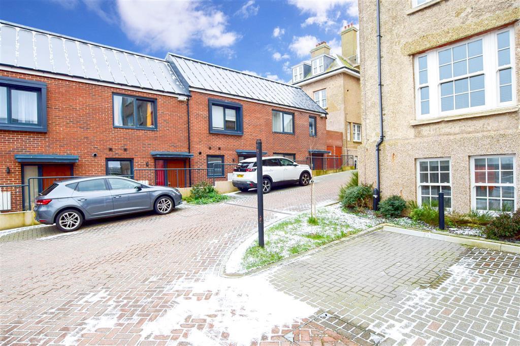Driveway/Parking