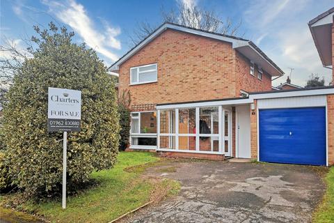 8 Lyndhurst Close, Winchester, SO22 6NA