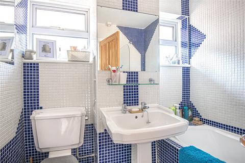 8 Lyndhurst Close, Winchester, SO22 6NA