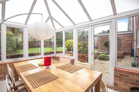 8 Lyndhurst Close, Winchester, SO22 6NA