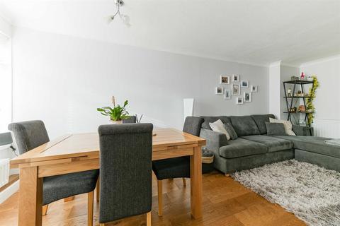 1 Atherley Way, Whitton, Hounslow, TW4 5NG