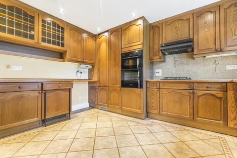 12 Burleigh Park, Cobham, KT11 2DU