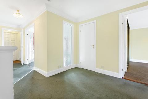 12 Burleigh Park, Cobham, KT11 2DU