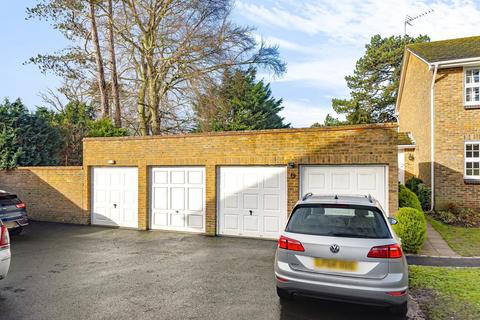 12 Burleigh Park, Cobham, KT11 2DU