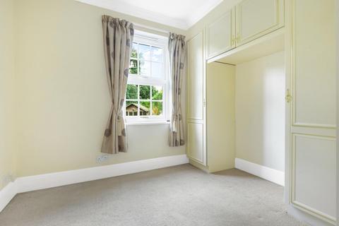12 Burleigh Park, Cobham, KT11 2DU