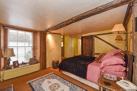 Eagle House Cottage Edinburgh Square, Midhurst, GU29 9NL