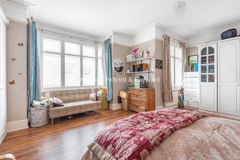 70 Arran Road, London, SE6 2NN