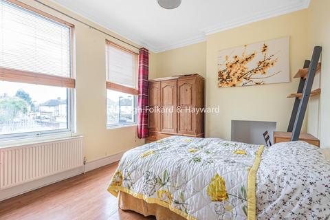 70 Arran Road, London, SE6 2NN