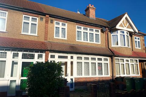 18 Brookside, Carshalton, SM5 3BW