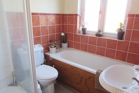18 Brookside, Carshalton, SM5 3BW