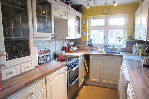 18 Brookside, Carshalton, SM5 3BW