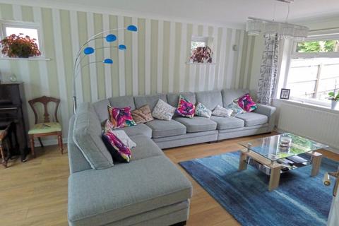 9 Caesars Way, Broadstone, BH18 9DP