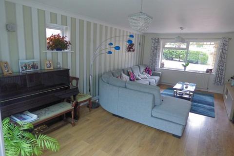 9 Caesars Way, Broadstone, BH18 9DP