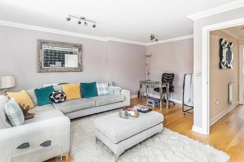 4 bedroom townhouse for sale - Chaucer Grove, Borehamwood