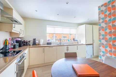 4 bedroom townhouse for sale, Chaucer Grove, Borehamwood