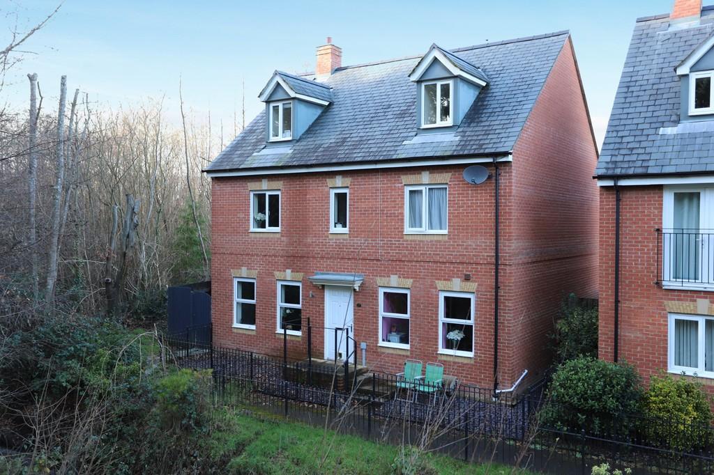 Templer Place, Bovey Tracey 6 bed detached house £400,000