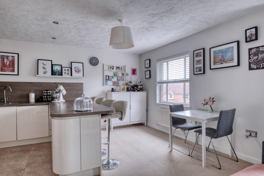 Kitchen / Lounge / Diner