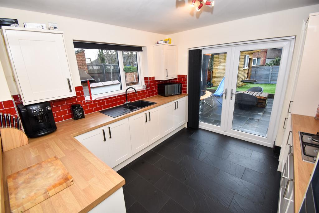 Kirkham Avenue, Blackpool, FY1 3 bed semidetached house £140,000