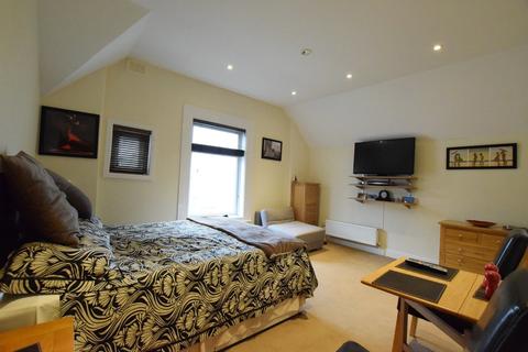 Flat 13, Kerley Court, 3 Kerley Road, Bournemouth, BH2 5DW