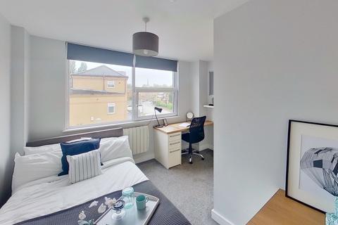8 bedroom flat to rent - Flat 2, 10 Middle Street