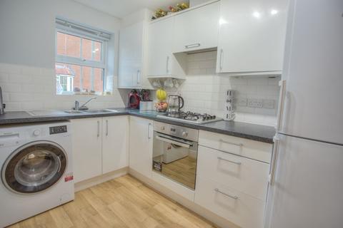 77 Bartletts Elm, Langport, TA10 9BS
