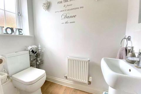 114 Hindmarch Crescent, Hedge End, Southampton, SO30 0AP
