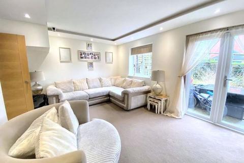 114 Hindmarch Crescent, Hedge End, Southampton, SO30 0AP