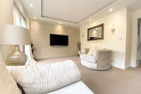 114 Hindmarch Crescent, Hedge End, Southampton, SO30 0AP