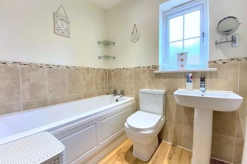 114 Hindmarch Crescent, Hedge End, Southampton, SO30 0AP