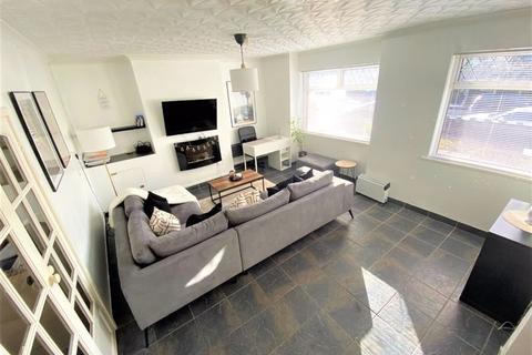 1 Amroth Road, Cardiff, CF5 5DR