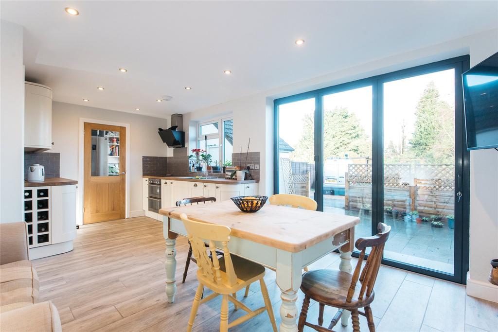 Kitchen/Dining