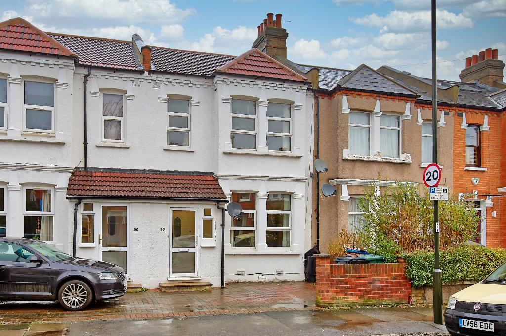 Faraday Road, Wimbledon, SW19 8PD 4 bed terraced house £2,250 pcm (£519 pw)