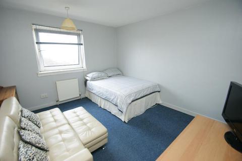 Flat 2/2, 30 Heathcot Avenue, Glasgow, G15 8NU