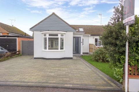 7 Boyce View Drive, Benfleet, SS7 5EA