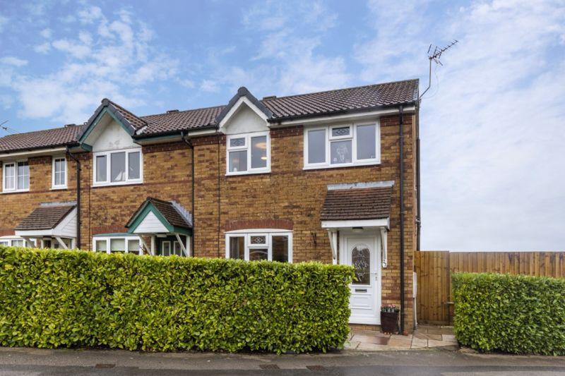 Meadow Way, Caerphilly REF 00012768 3 bed terraced house £210,000